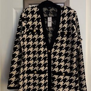 Express Black and White Houndstooth Women's cardigan